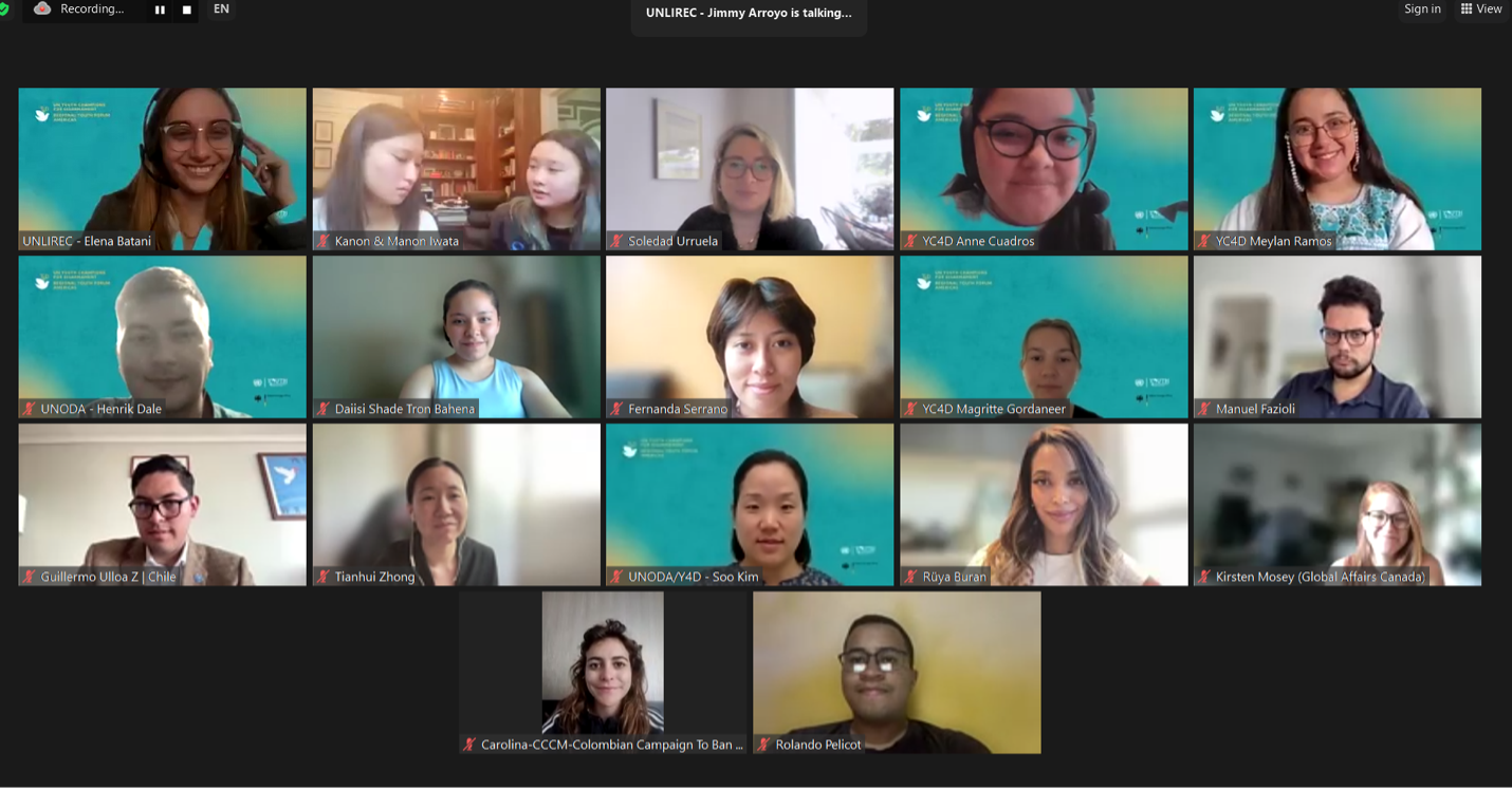 Youth Champions for Disarmament from the Americas region, young participants, UNODA Youth4Disarmament team members, and UNLIREC’s director discuss regional disarmament priorities in the Americas