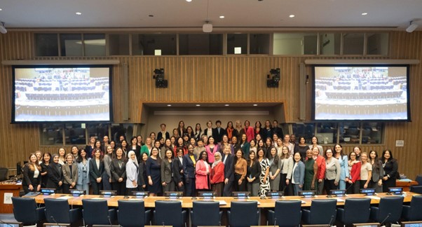Women UN Youth Champions for Disarmament accompanied H.E. Maritza Chan and joined the group picture.